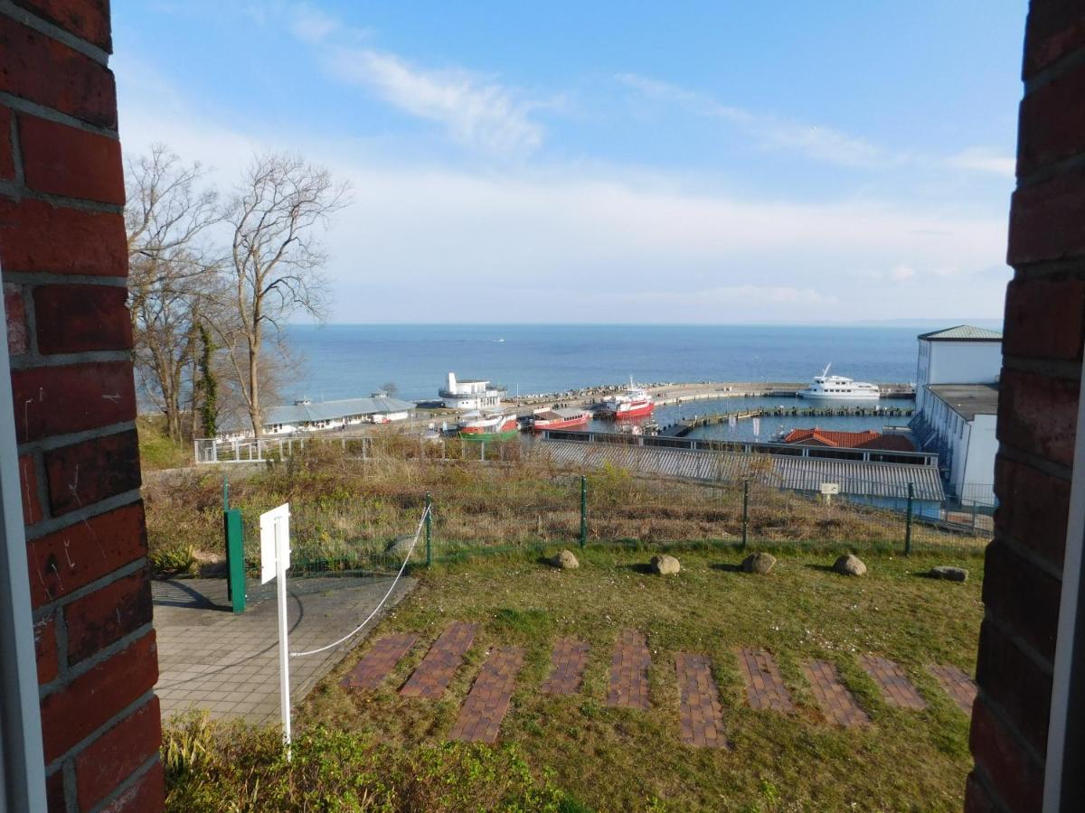 Seelotsenstation Sassnitz Mit Hafenblick By Unsere Urlaubszeit Екстериор снимка