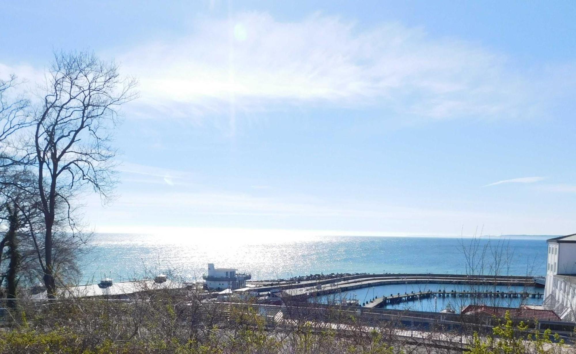 Seelotsenstation Sassnitz Mit Hafenblick By Unsere Urlaubszeit Екстериор снимка